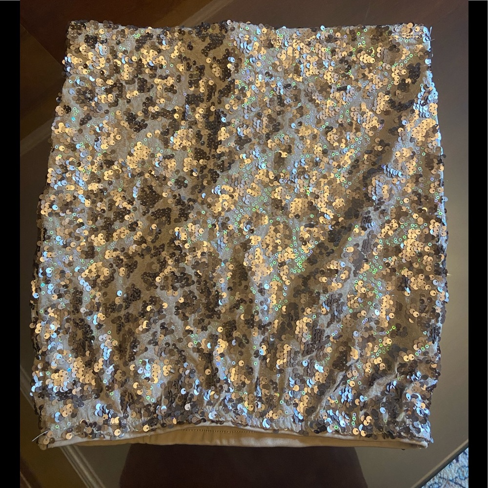 NWOT Lily White Mini Sequins Skirt